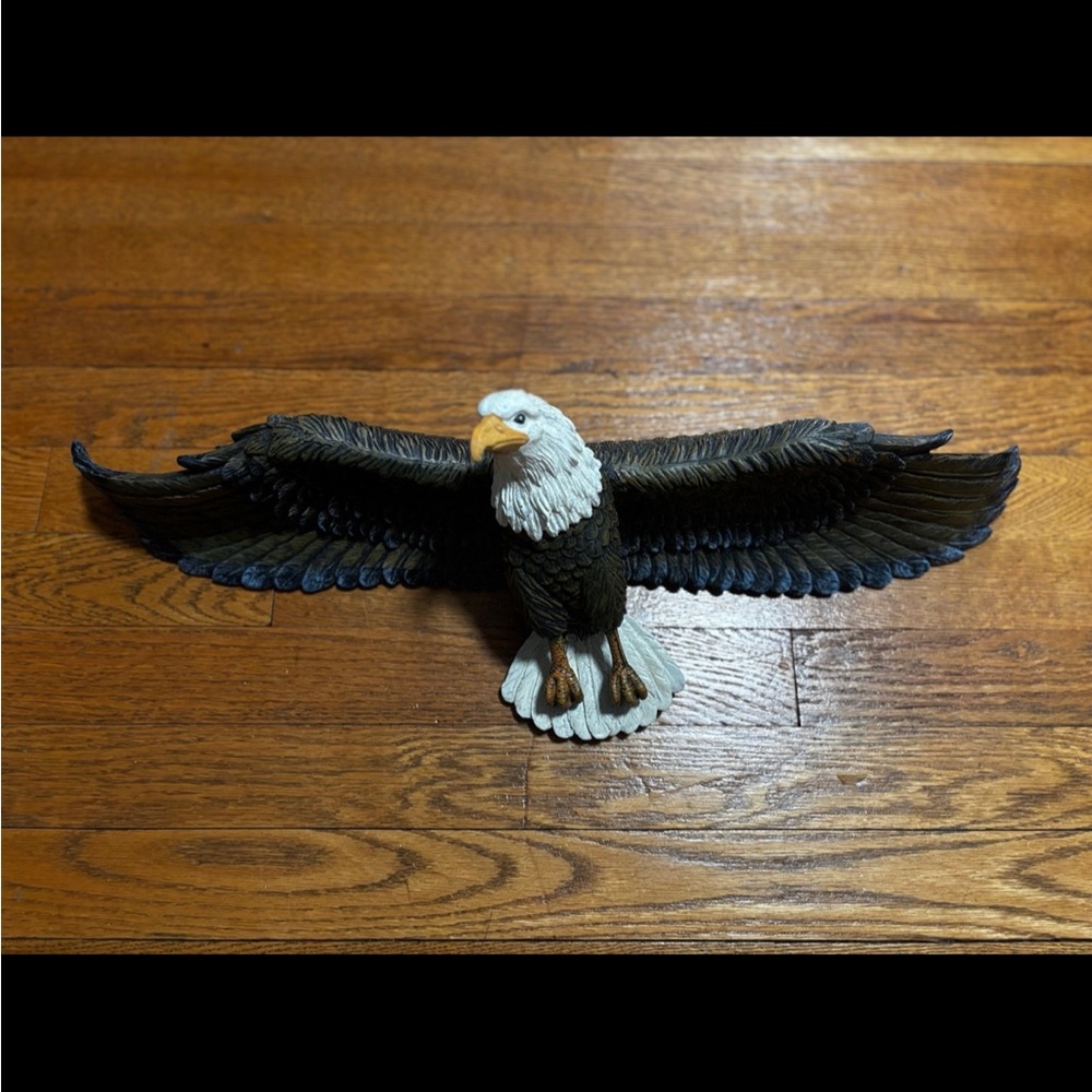 Vintage 3D American Bald Eagle with Wings Spread Wall Shelf